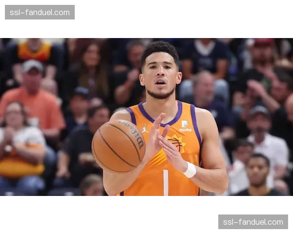 西汉姆联官方确认：帕奎塔因腿筋伤势将缺席四周