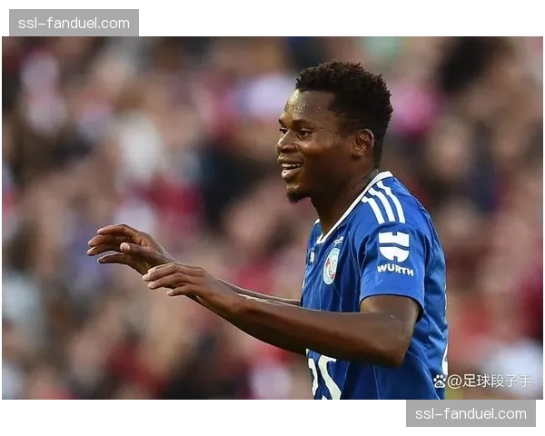 即时战报：斯特拉斯堡与昂热1-1进入中场休息