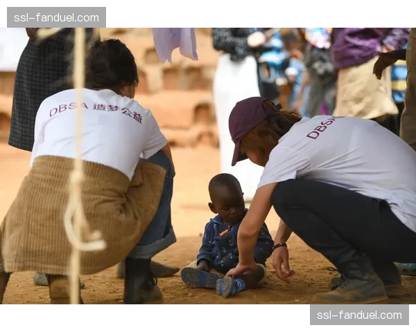 篮球走进非洲贫民窟：一个社区球场如何改变一群孩子的命运